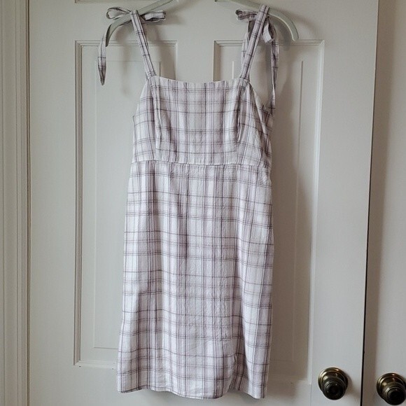 HOLLISTER PLAID COTTON SHEATH DRESS WHITE LAVENDAR ADJUSTABLE TIES SUMMER - Picture 2 of 11